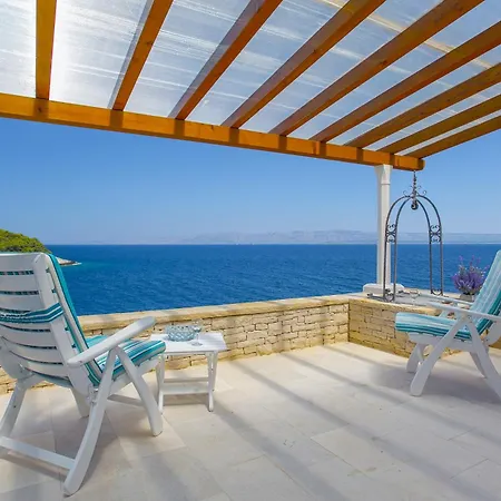 Stone Village Vila *