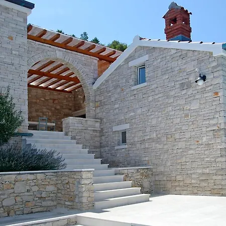 Вилла Stone Village *